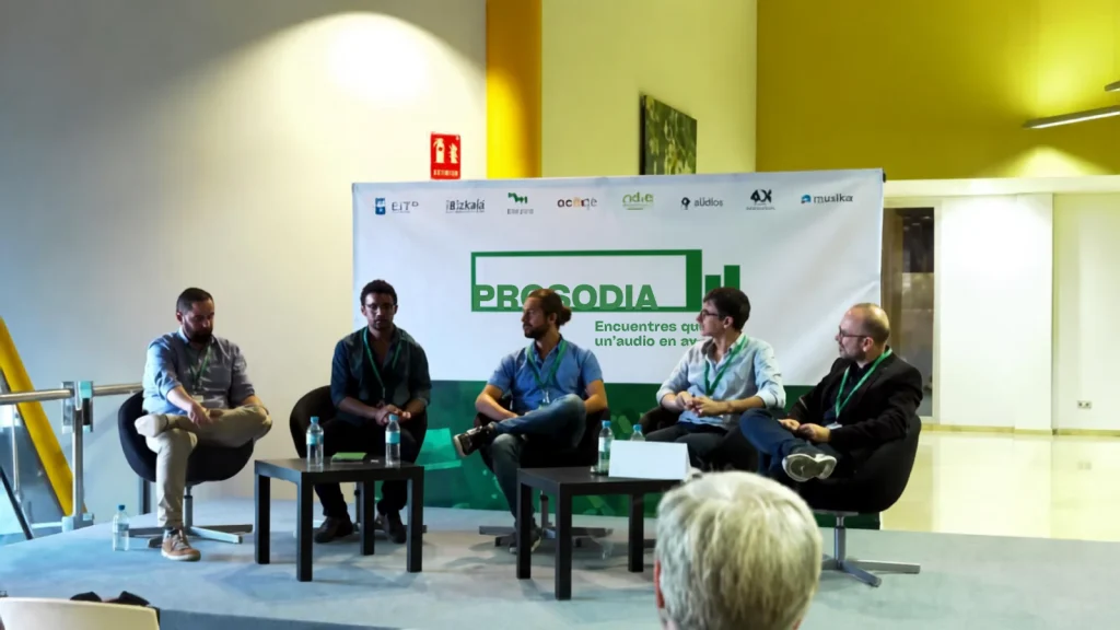 Mauricio Irigoyen participa de un panel en el evento Prosodia, en Málaga, España